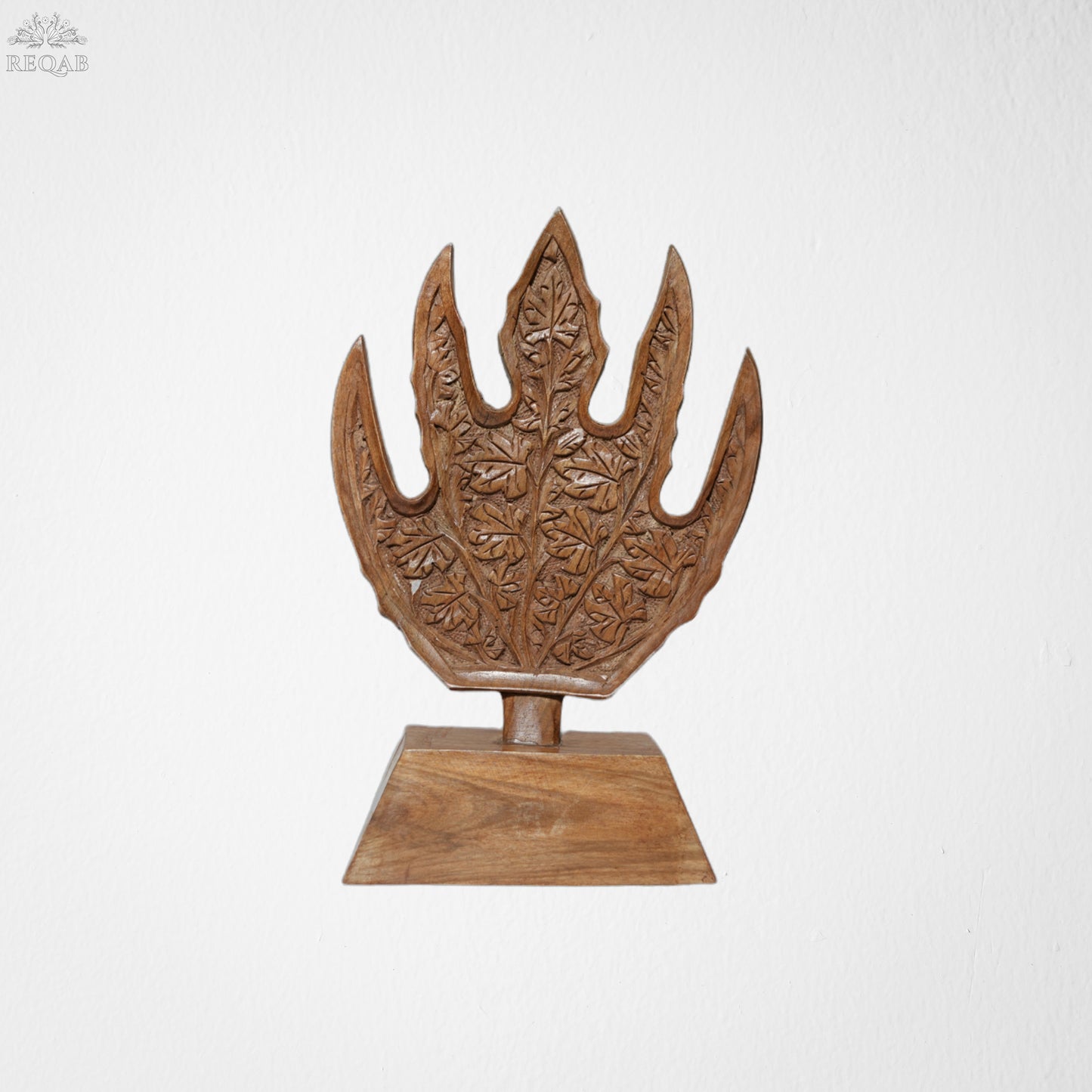 Chinar Leaf Full Carved With Stand (Small)
