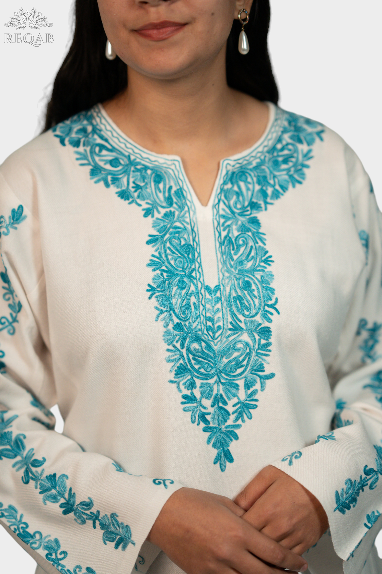 Antique White Pheran with Aari Embroidery