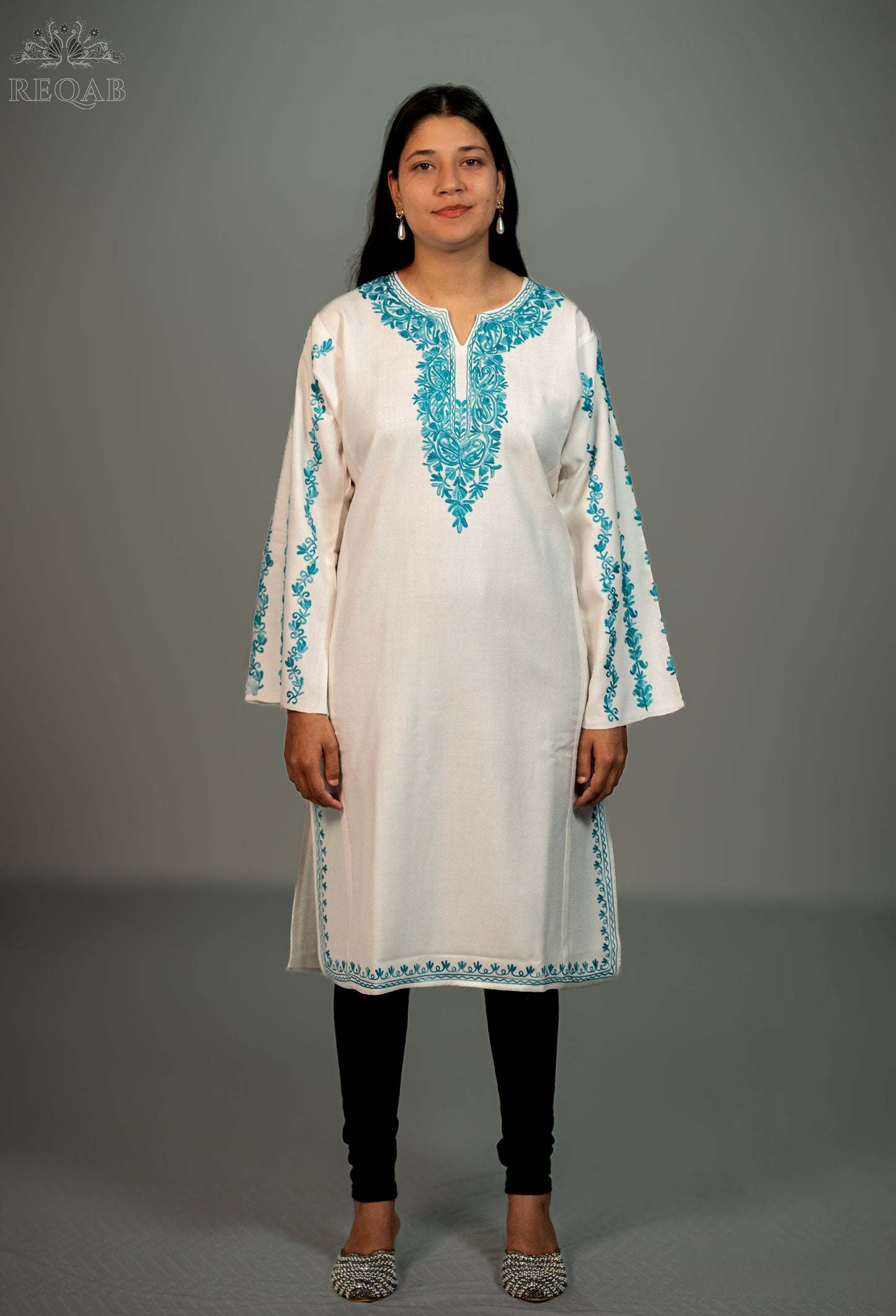 Antique White Pheran with Aari Embroidery