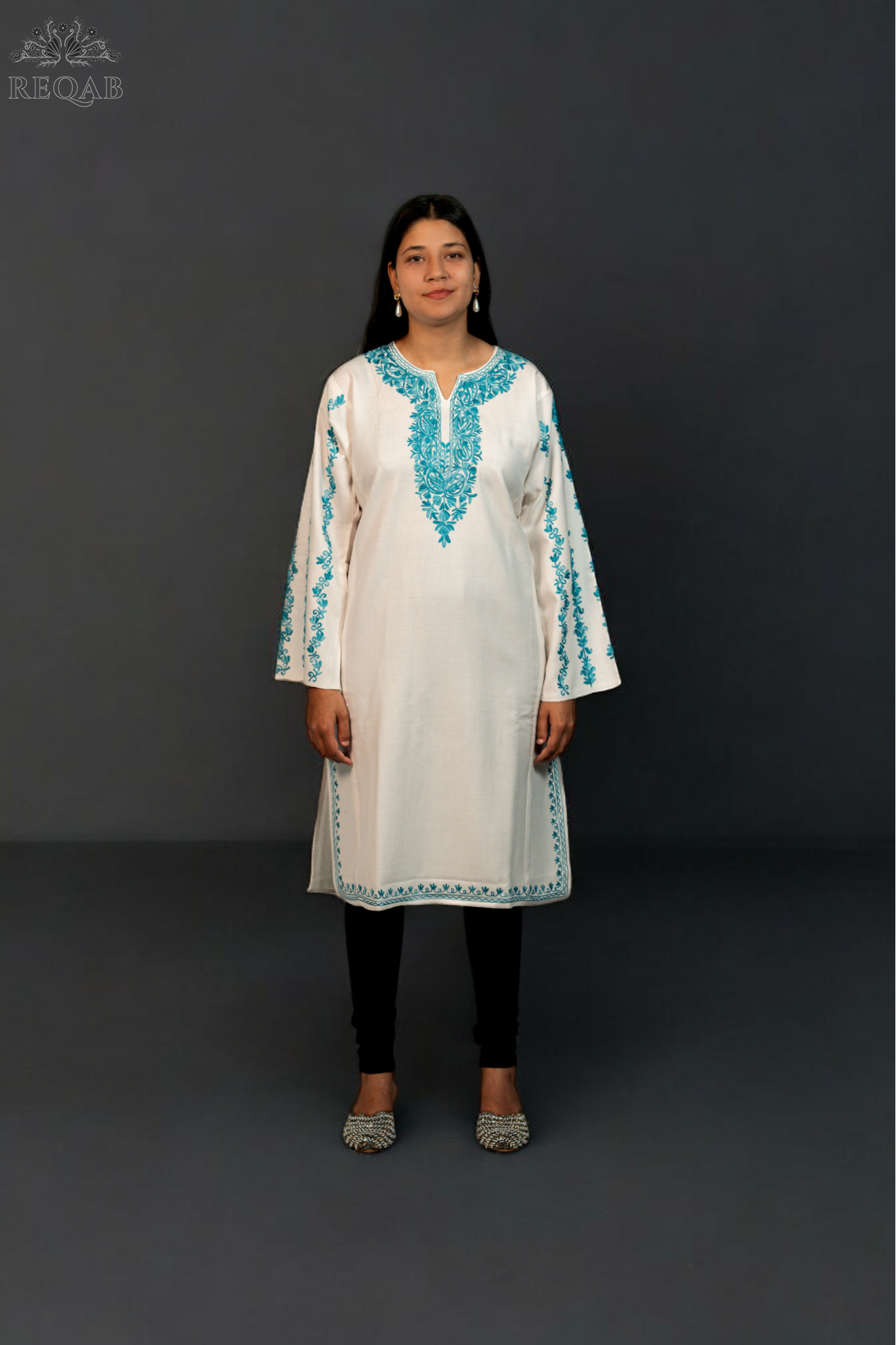 Antique White Pheran with Aari Embroidery